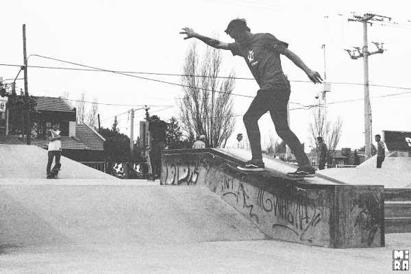 Agus Brarda, flip bs tailslide, varios tiros seguidos. Foto: Manu Urbano