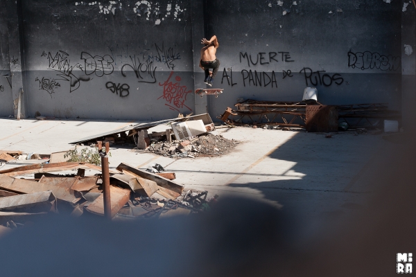 Nico Hernandez, hardflip. Foto: Manu Urbano