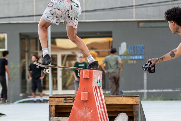 Tito Fernando, bs tailslide. Foto: Diego Torrontegui